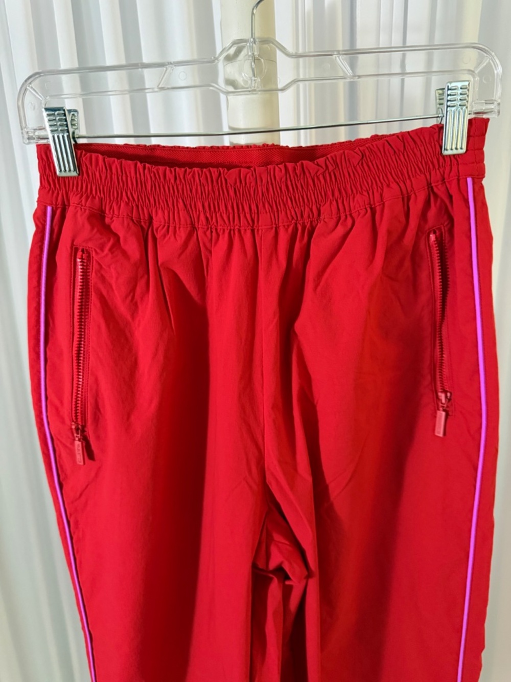 NWT Fabletics Relay Track Jogger Pants Red Size M Zip Ankle MSRP $89.95 - Picture 15 of 16